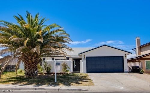 836 Cherry Dr, Henderson, NV, 89002-8455 | Card Image