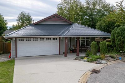 6371 Williams Pl, House other with 3 bedrooms, 2 bathrooms and null parking in Sechelt BC | Image 1