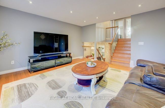 34 Langston Dr, House attached with 5 bedrooms, 3 bathrooms and 2 parking in Brampton ON | Image 14