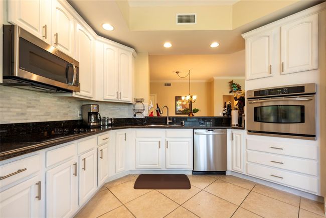 APT-272 - 16135 Emerald Estates Dr, Condo with 3 bedrooms, 3 bathrooms and null parking in Weston FL | Image 12