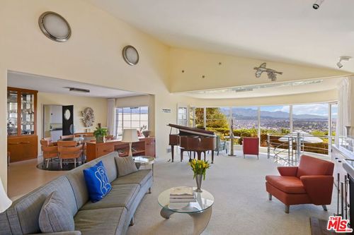 3814 Amesbury Road, Los Angeles, CA, 90027 | Card Image