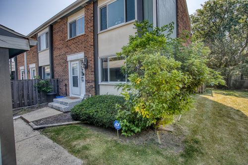 621 Sundance Dr, Bolingbrook, IL, 60440-1742 | Card Image