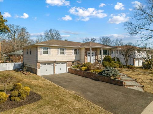 36 Ridge Rd, Albertson, NY, 11507-1010 | Card Image