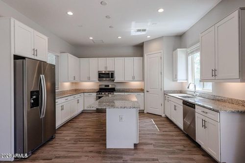 6521 E Michigan Avenue, Phoenix, AZ, 85054 | Card Image