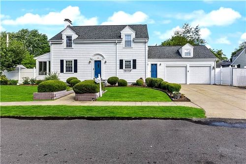 64 Julia St, Cranston, RI, 02910-1815 | Card Image