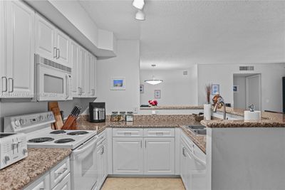 205 - 3594 S Ocean Blvd, Condo with 2 bedrooms, 2 bathrooms and null parking in Highland Beach FL | Image 3