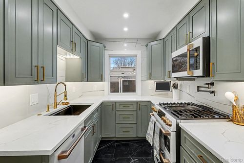 2142 Dorothea Rd, Berkley, MI, 48072-1810 | Card Image