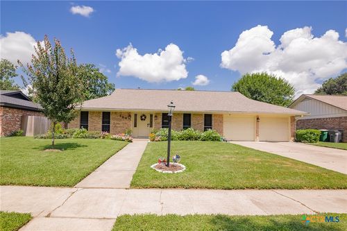 108 Norwich Glen St, Victoria, TX, 77904-1711 | Card Image