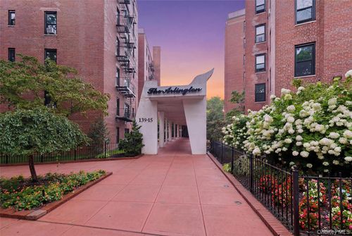 apt-629-139-15 83rd Ave, Briarwood, NY, 11435-1523 | Card Image