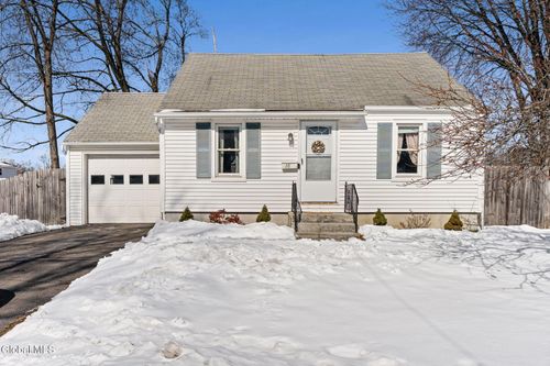 28 Rooney Ave, Colonie, NY, 12205-3004 | Card Image