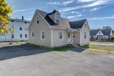 205 Bond Street, House other with 3 bedrooms, 1 bathrooms and null parking in New Britain CT | Image 2