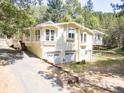 16894 Ford Rd, Rogue River, OR, 97537-4733 | Card Image