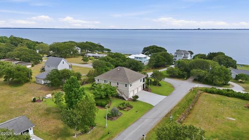 239 Water Oak Dr, Newport, NC, 28570-7553 | Card Image