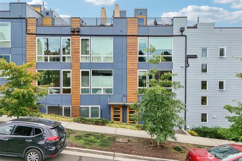 3709 S Dakota St, Seattle, WA, 98118-1332 | Card Image