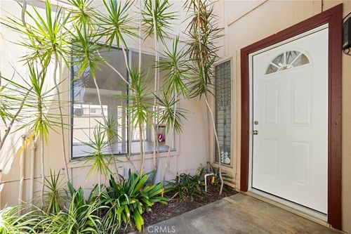 325 W Saint Andrews Ln, Azusa, CA, 91702-1446 | Card Image