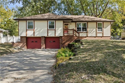 2107 S Park Avenue, Oak Grove, MO, 64075 | Card Image