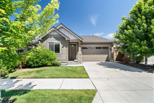 3695 Sw Badger Ct, Redmond, OR, 97756-7278 | Card Image