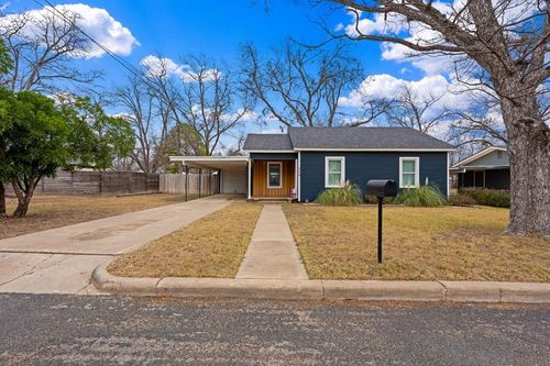 314 W Hackberry St, Fredericksburg, TX, 78624-3336 | Card Image