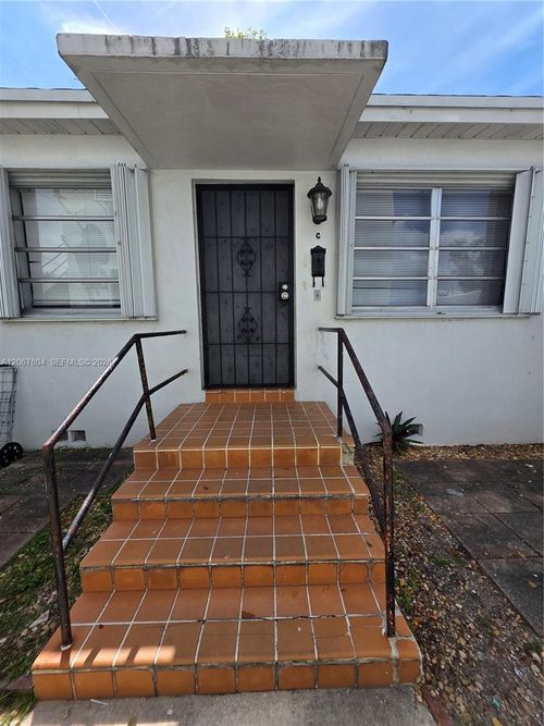 c-85 Esplanade Dr, Miami Springs, FL, 33166-4509 | Card Image