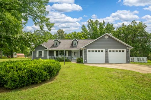 225 Southwest Dr, Harrisburg, IL, 62946-3762 | Card Image