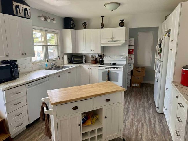 4809 45 Street, House other with 4 bedrooms, 2 bathrooms and 4 parking in Olds AB | Image 8