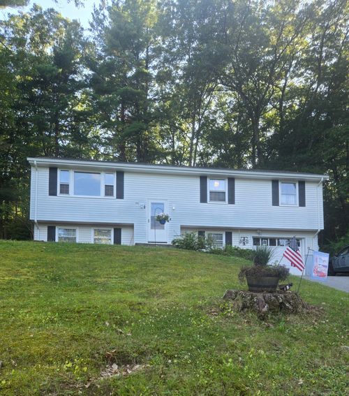 366 Sabin St, Putnam, CT, 06260-1043 | Card Image