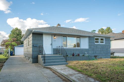 2217 E Longfellow St, Spokane, WA, 99207 | Card Image
