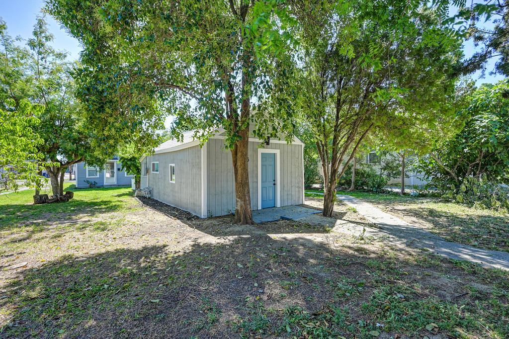 Residential Income in Willows 5