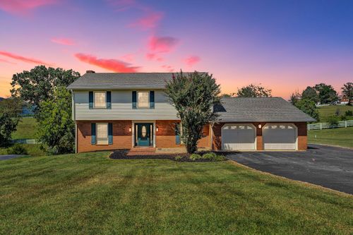 211 Aspen Dr, Daleville, VA, 24083-2563 | Card Image