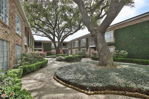 apt-73-2101 Fountain View Dr, Houston, TX, 77057-3642 | Card Image
