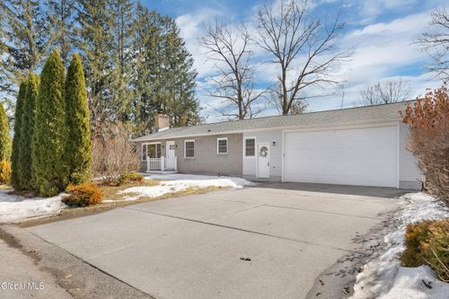 19 Carver Street, Halfmoon, NY, 12118 | Card Image