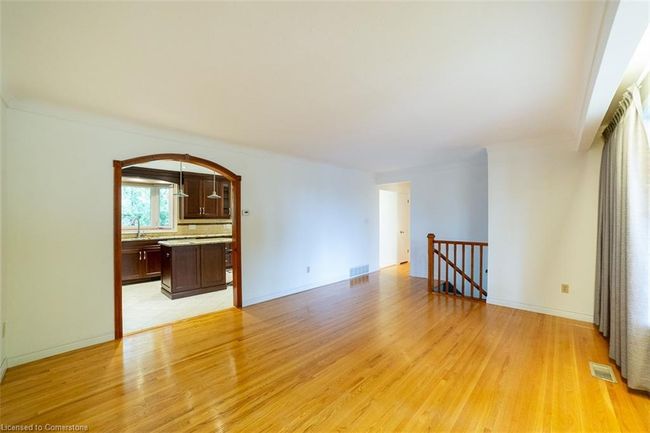 125 Lakeside Dr, House other with 4 bedrooms, 2 bathrooms and 5 parking in Grimsby ON | Image 6