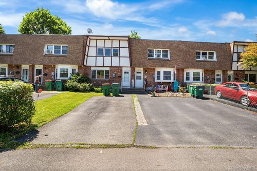 21 Roundtree Ct, Beacon, NY, 12508-2117 | Card Image
