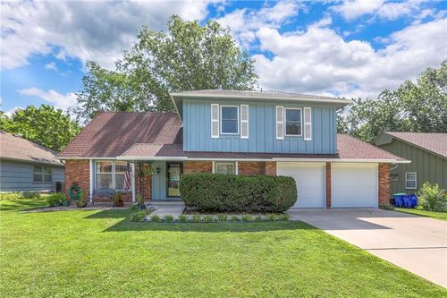 9715 Hardy St, Overland Park, KS, 66212-3357 | Card Image
