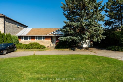 1023 North Service Road, Hamilton, ON, L8E5C8 | Card Image