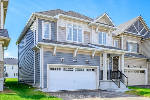 300-300 Mceachern Lane, Gravenhurst, ON, P1P0H8 | Card Image