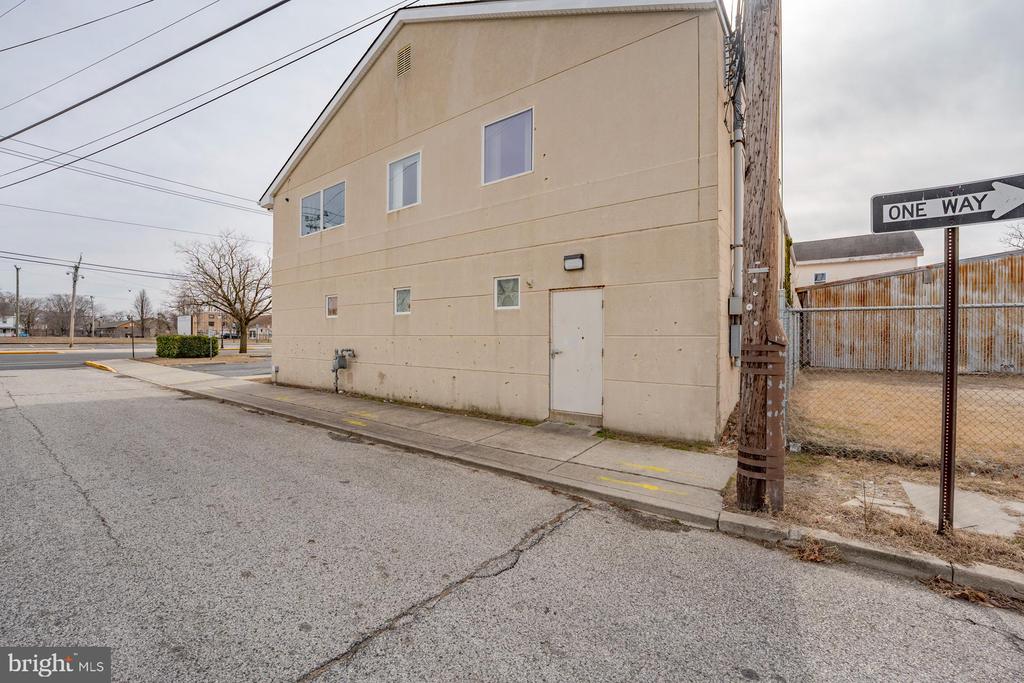 Commercial Lease in MILLVILLE 5