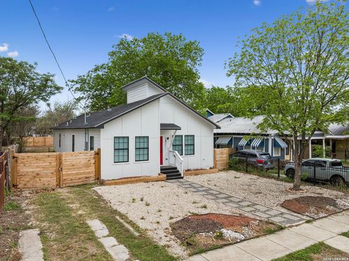 1611 W French Pl, San Antonio, TX, 78201-5433 | Card Image