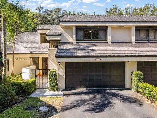 92-208 Nw 97th Ave, Plantation, FL, 33324-7028 | Card Image