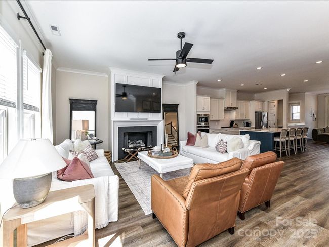 Spacious, Bright, Open Plan with nice flow! | Image 14
