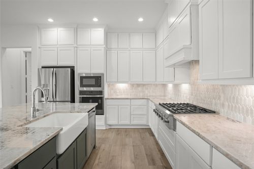 135 Plumbago Loop, Bastrop, TX, 78602-4409 | Card Image