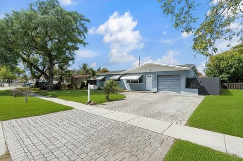 710 N 65th Ter, Hollywood, FL, 33024-7607 | Card Image