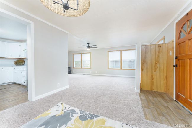 Looking into the living room from D.R. | Image 4
