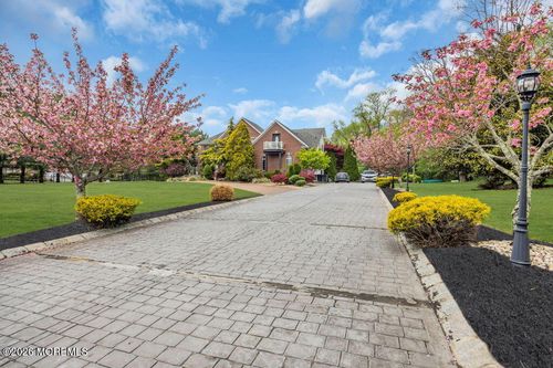 176 Oakland Mills Rd, Manalapan, NJ, 07726-8604 | Card Image