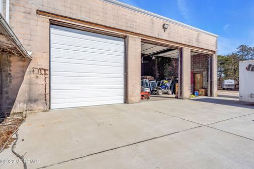 55 Schoolhouse Rd, Whiting, NJ, 08759-3048 | Card Image