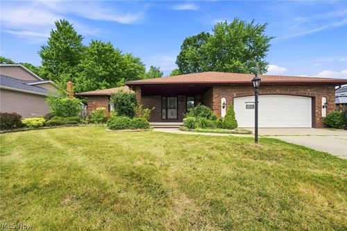 1490 Fatima Dr, Parma, OH, 44134-5373 | Card Image