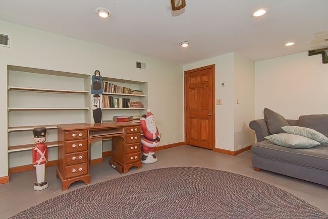 21 Edlin St, House other with 3 bedrooms, 1 bathrooms and 1 parking in Worcester MA | Image 30