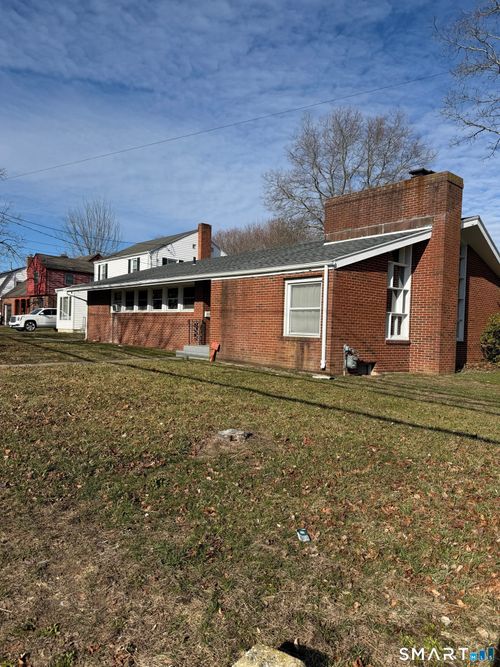 762 Ocean Ave, New London, CT, 06320-4414 | Card Image