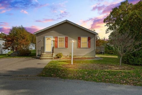 84 Lark Ln, Tiverton, RI, 02878-5601 | Card Image