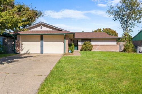 4121 Sweetbriar Dr, Garland, TX, 75042-4667 | Card Image